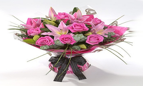 1) Rose e gigli per una donna