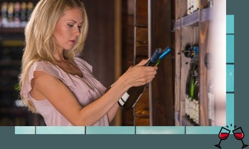 Leggere l'etichetta corretta su una bottiglia di vino